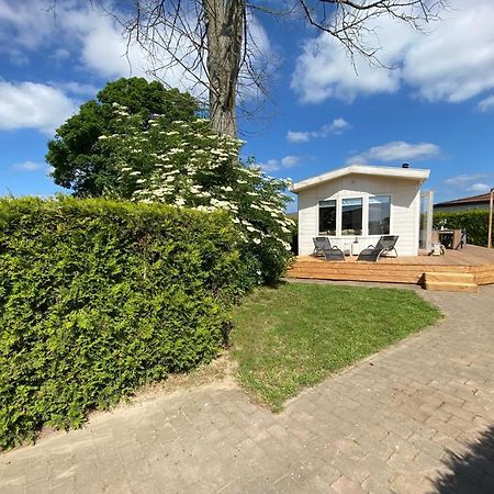 LathumRustig Liggend Chalet Op Recreatiepark De Rhederlaagse Meren别墅 外观 照片