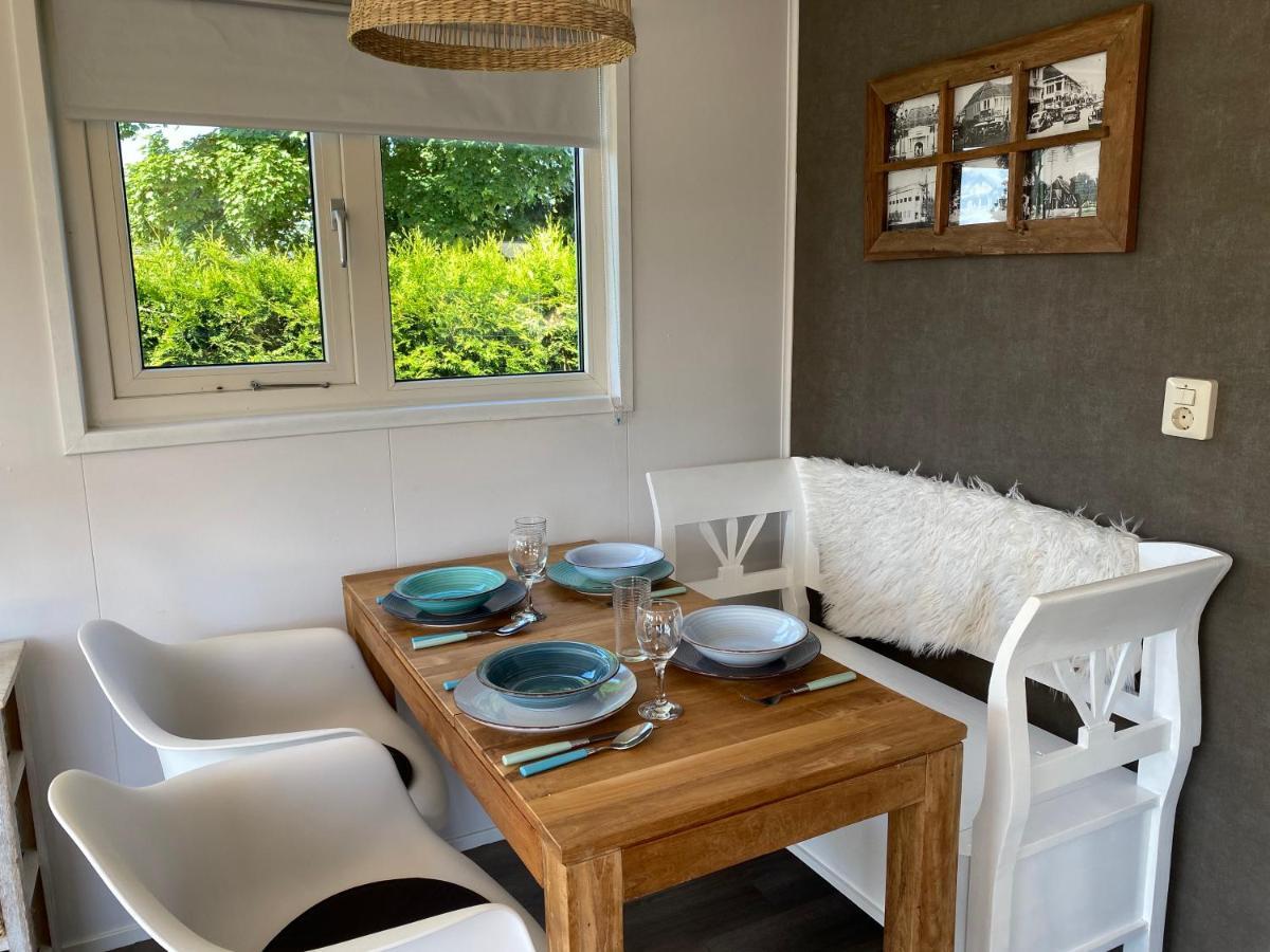 LathumRustig Liggend Chalet Op Recreatiepark De Rhederlaagse Meren别墅 外观 照片
